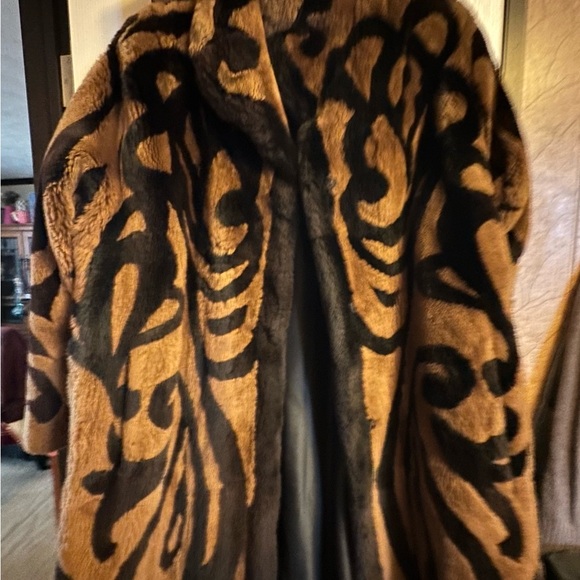 Revillion vintage sheared Beaver Fur Coat.  - Picture 8 of 10